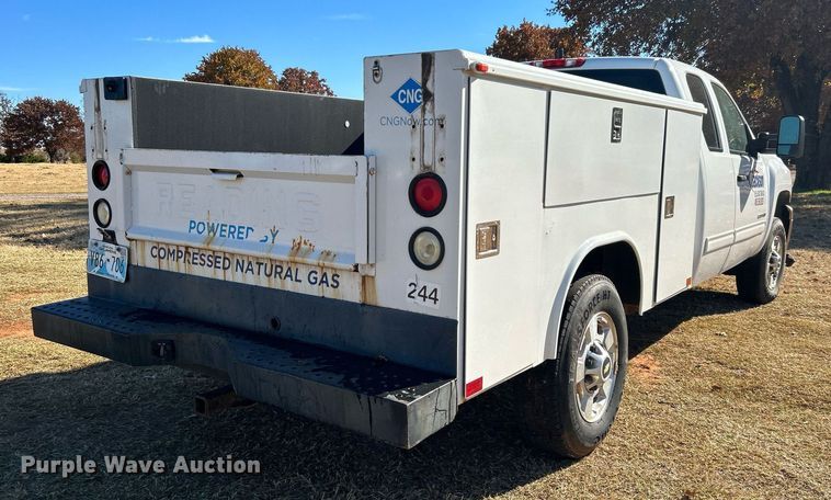 image for item DJ6490 2011 Chevrolet Silverado 2500HD  Ext. Cab utility bed pickup truck