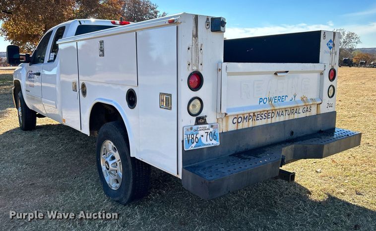 image for item DJ6490 2011 Chevrolet Silverado 2500HD  Ext. Cab utility bed pickup truck