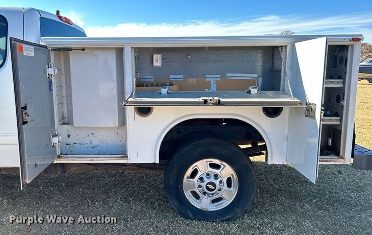 image for item DJ6490 2011 Chevrolet Silverado 2500HD  Ext. Cab utility bed pickup truck