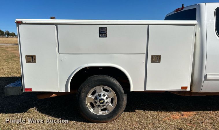 image for item DJ6490 2011 Chevrolet Silverado 2500HD  Ext. Cab utility bed pickup truck
