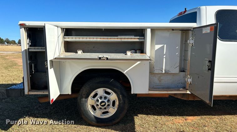 image for item DJ6490 2011 Chevrolet Silverado 2500HD  Ext. Cab utility bed pickup truck