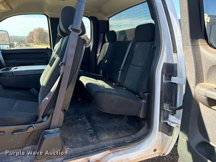 image for item DJ6490 2011 Chevrolet Silverado 2500HD  Ext. Cab utility bed pickup truck