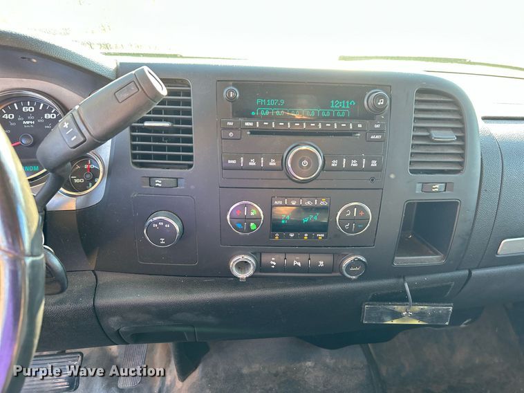 image for item DJ6490 2011 Chevrolet Silverado 2500HD  Ext. Cab utility bed pickup truck