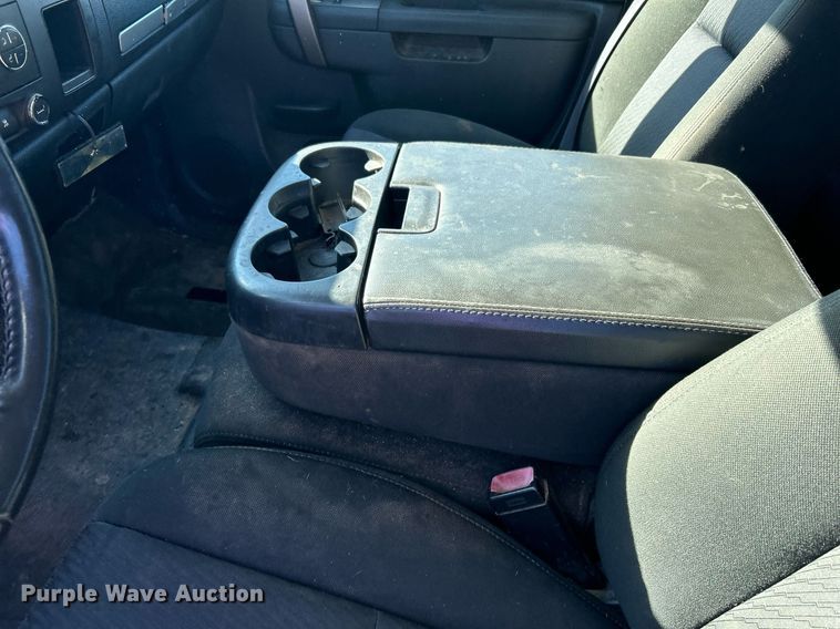 image for item DJ6490 2011 Chevrolet Silverado 2500HD  Ext. Cab utility bed pickup truck