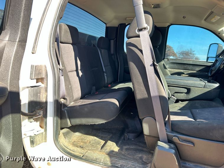 image for item DJ6490 2011 Chevrolet Silverado 2500HD  Ext. Cab utility bed pickup truck