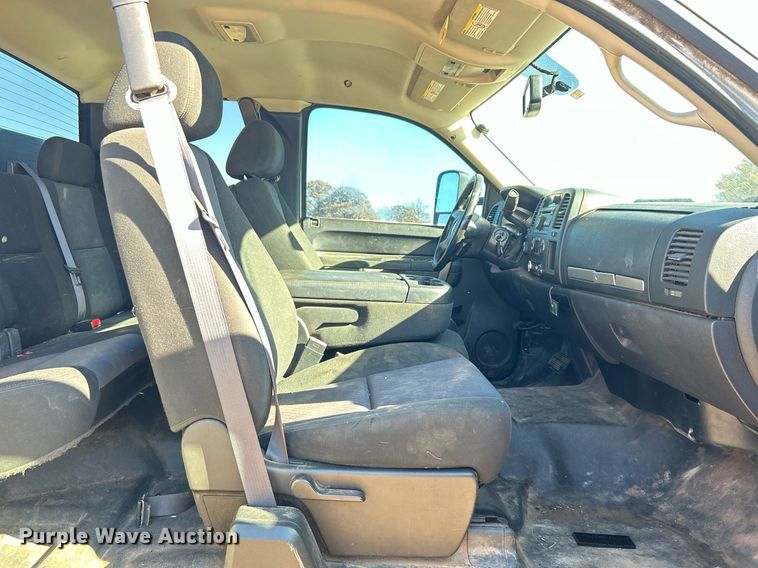 image for item DJ6490 2011 Chevrolet Silverado 2500HD  Ext. Cab utility bed pickup truck