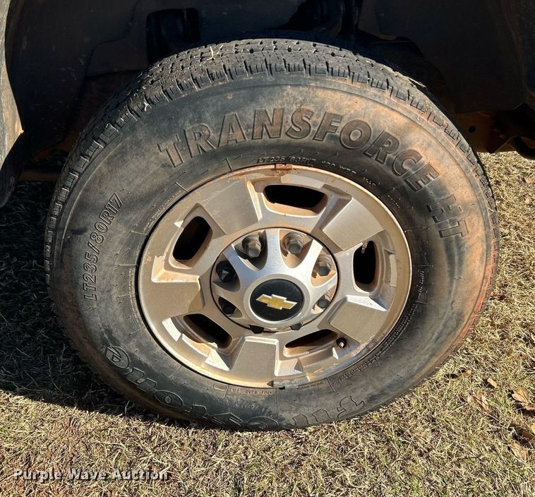 image for item DJ6490 2011 Chevrolet Silverado 2500HD  Ext. Cab utility bed pickup truck