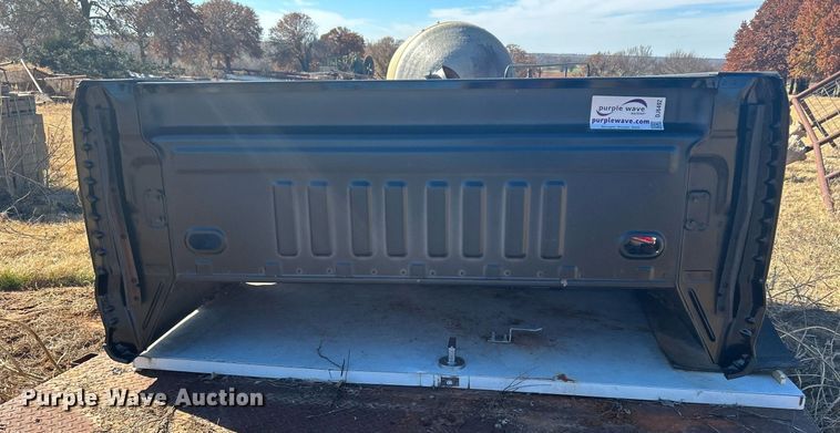 image for item DJ6492 2018 Ford F350  pickup truck bed