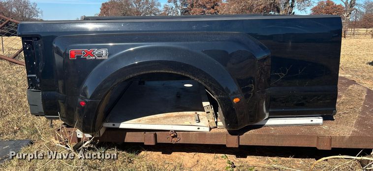 image for item DJ6492 2018 Ford F350  pickup truck bed