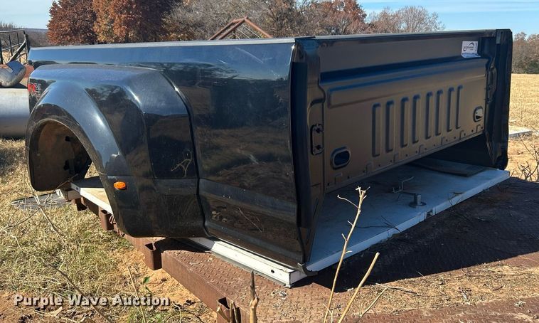 image for item DJ6492 2018 Ford F350  pickup truck bed