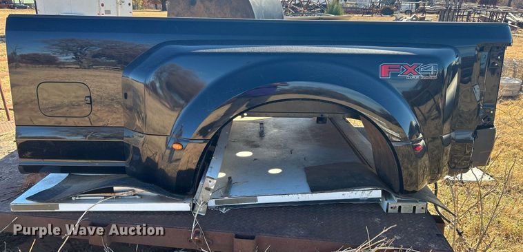 image for item DJ6492 2018 Ford F350  pickup truck bed