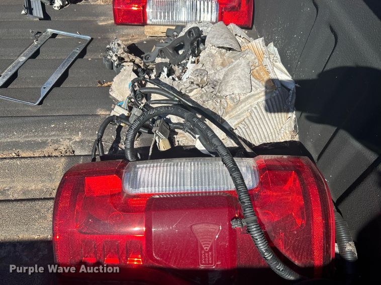 image for item DJ6492 2018 Ford F350  pickup truck bed