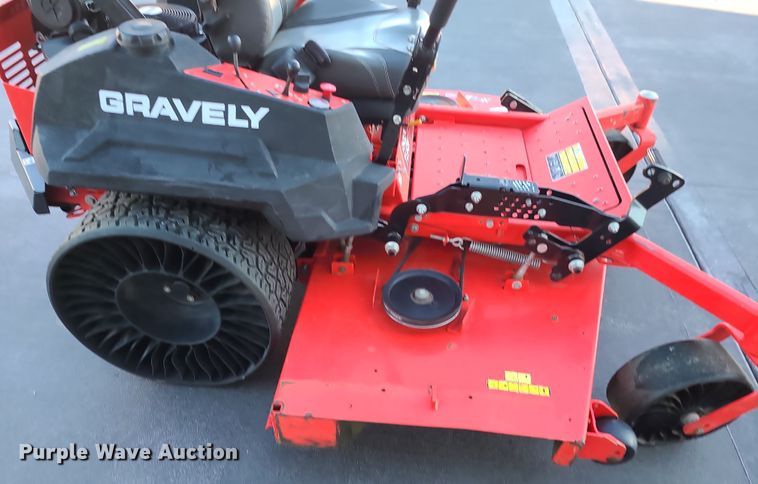 image for item DK4155 Gravely Proturn 272  ZTR lawn mower