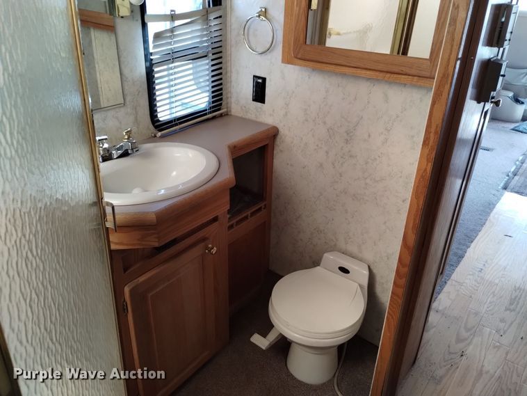 image for item DK8881 1994 Spartan Cruise Air  RV