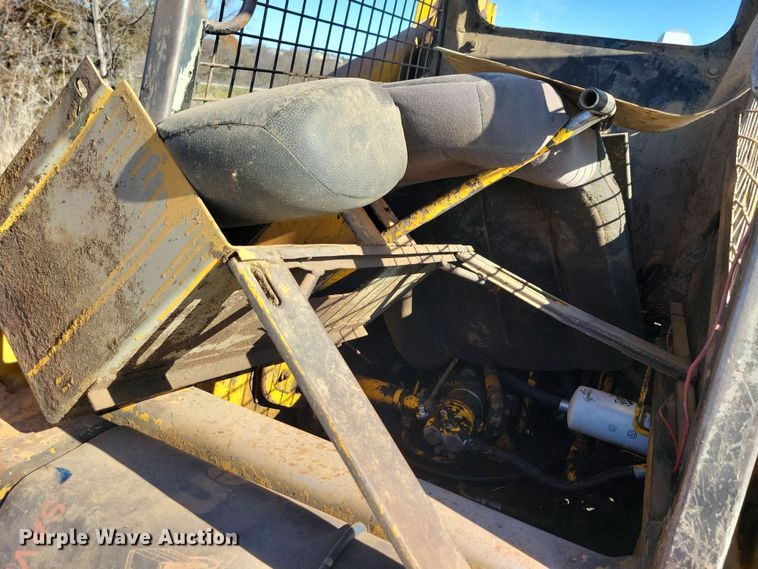 image for item DL7742 Mustang OMC552  skid steer loader