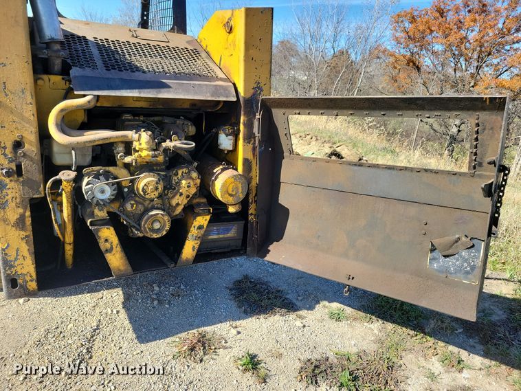 image for item DL7742 Mustang OMC552  skid steer loader