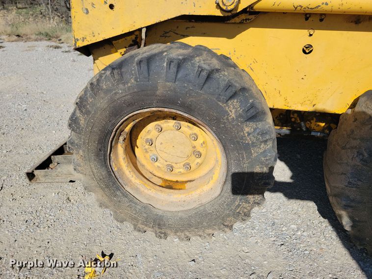 image for item DL7742 Mustang OMC552  skid steer loader