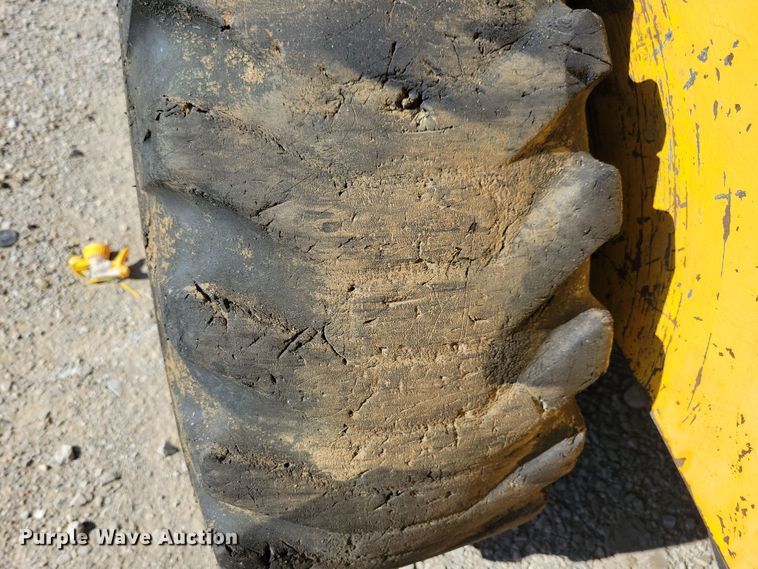 image for item DL7742 Mustang OMC552  skid steer loader