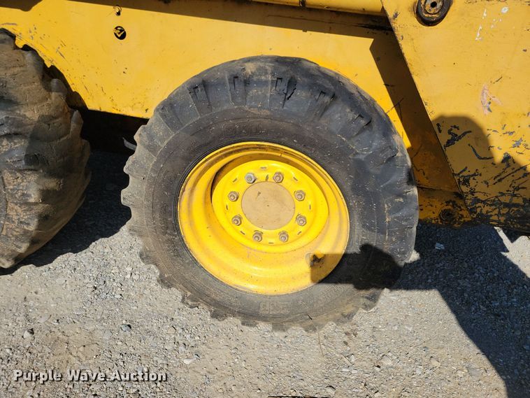 image for item DL7742 Mustang OMC552  skid steer loader