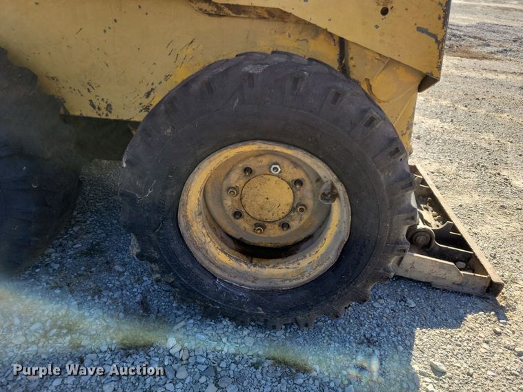 image for item DL7742 Mustang OMC552  skid steer loader