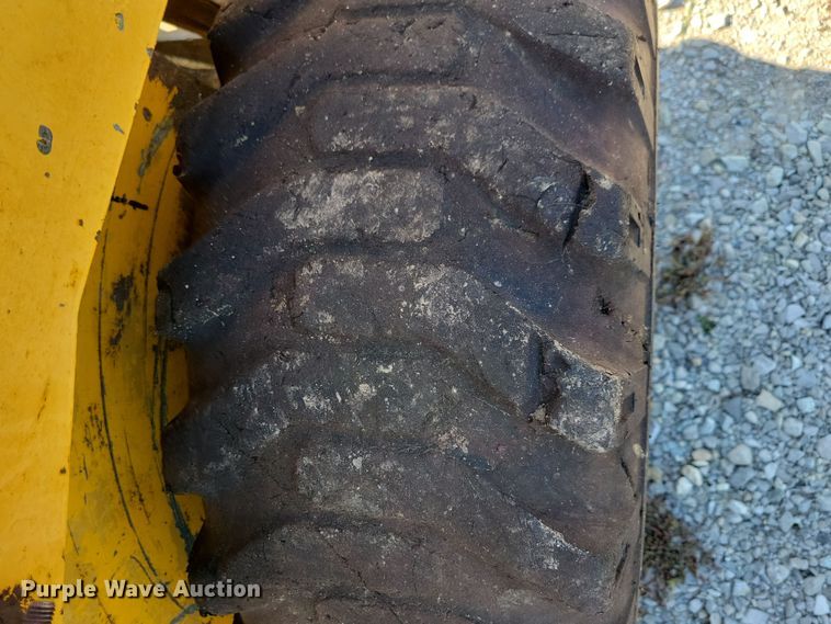 image for item DL7742 Mustang OMC552  skid steer loader