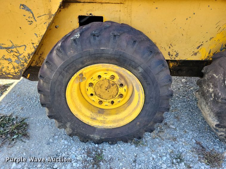 image for item DL7742 Mustang OMC552  skid steer loader