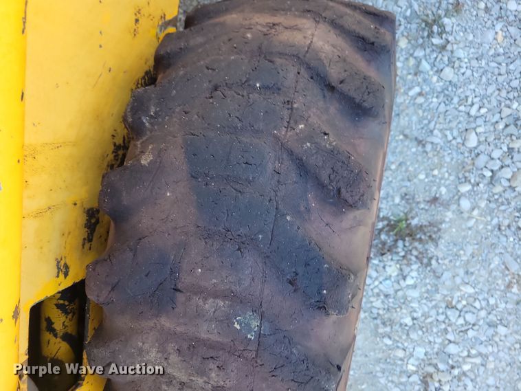 image for item DL7742 Mustang OMC552  skid steer loader