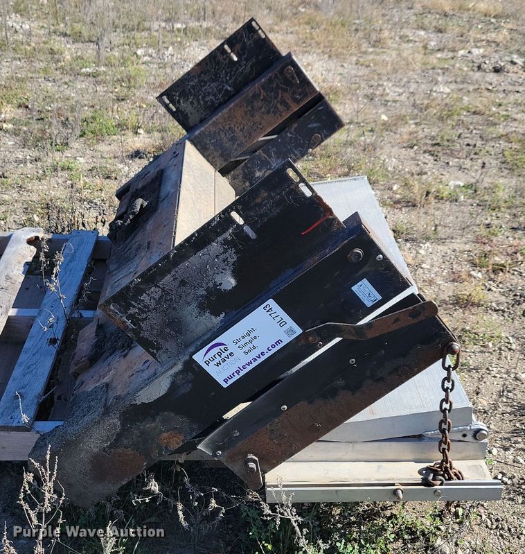 image for item DL7743 Tommy Gate  end gate lift