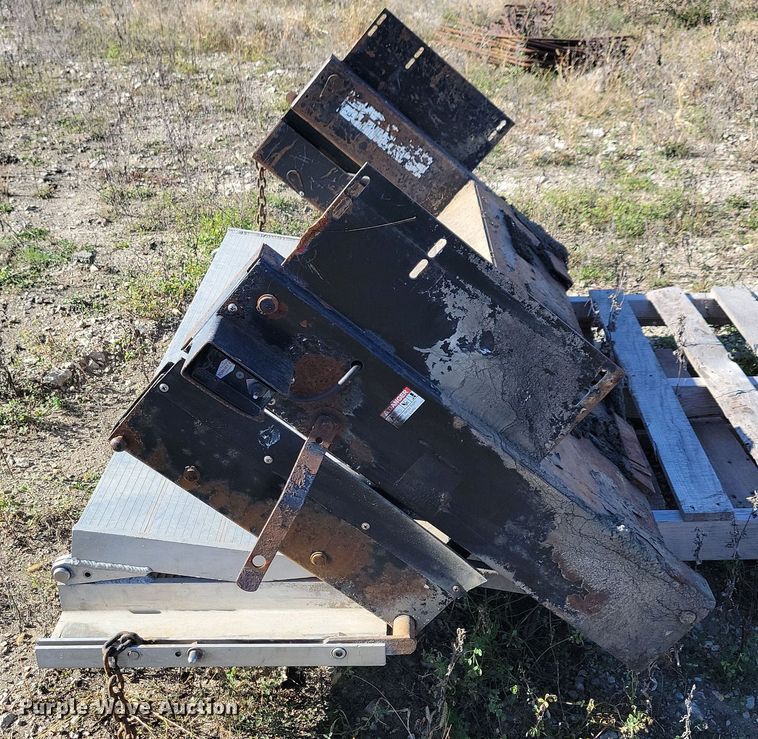 image for item DL7743 Tommy Gate  end gate lift