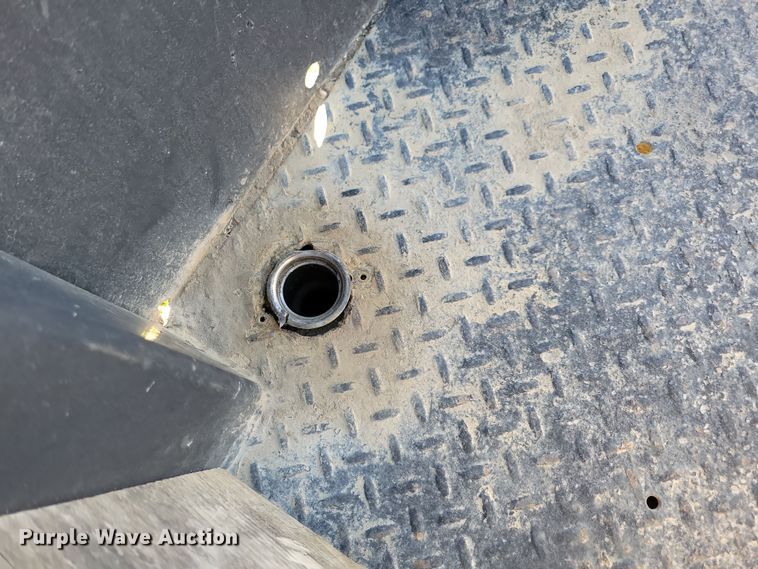 image for item DL7746 CM  flatbed