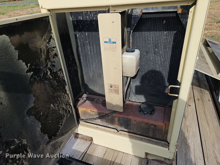 image for item DN7057 2003 Ingersoll Rand P185WJDU  air compressor