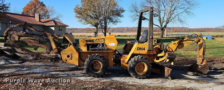 image for item DN7067 1982 Case DH4  trencher