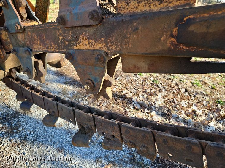 image for item DN7067 1982 Case DH4  trencher