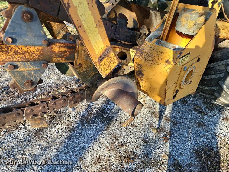 image for item DN7067 1982 Case DH4  trencher
