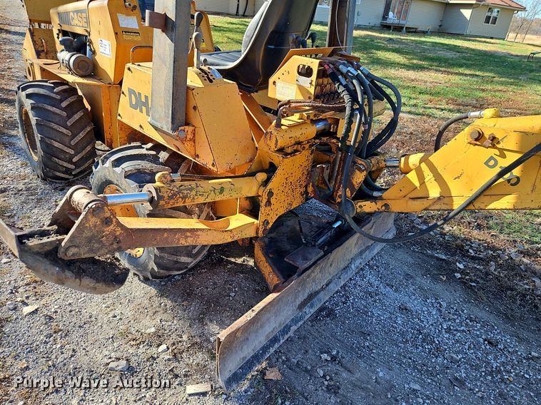 image for item DN7067 1982 Case DH4  trencher