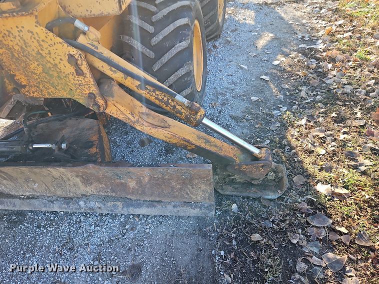 image for item DN7067 1982 Case DH4  trencher