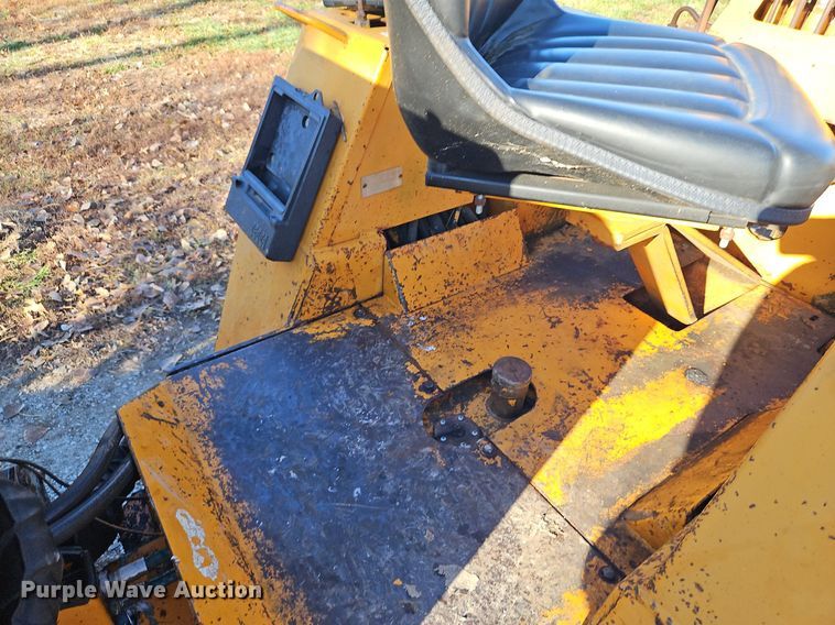 image for item DN7067 1982 Case DH4  trencher