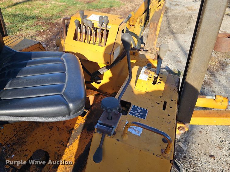 image for item DN7067 1982 Case DH4  trencher