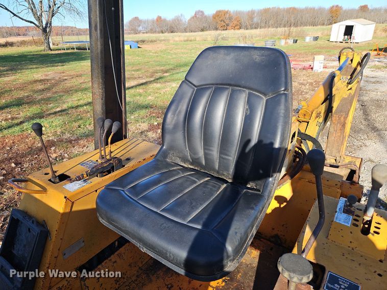 image for item DN7067 1982 Case DH4  trencher