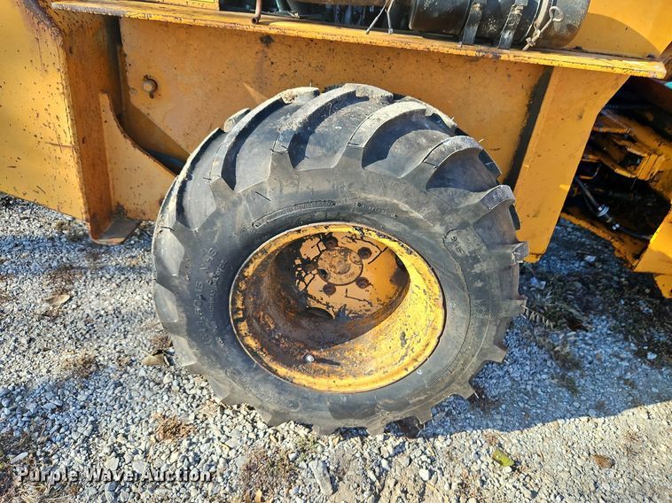image for item DN7067 1982 Case DH4  trencher