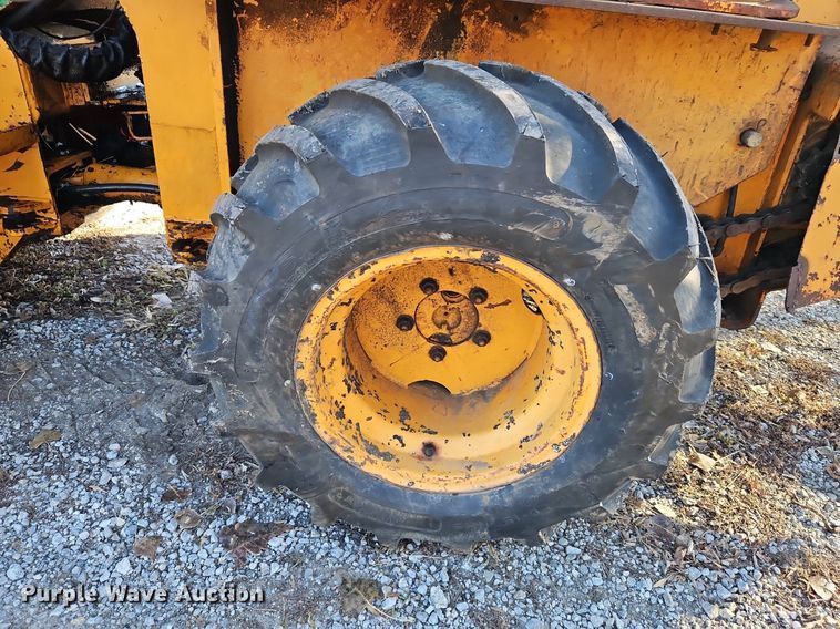 image for item DN7067 1982 Case DH4  trencher