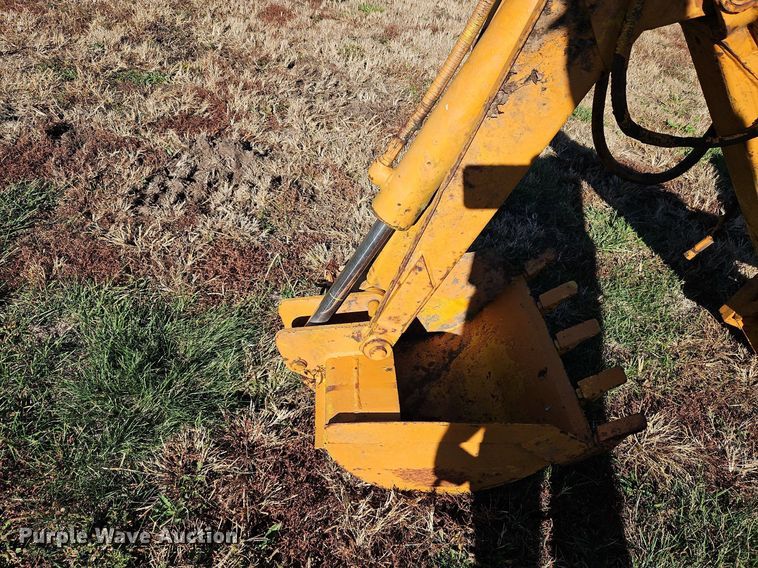 image for item DN7067 1982 Case DH4  trencher