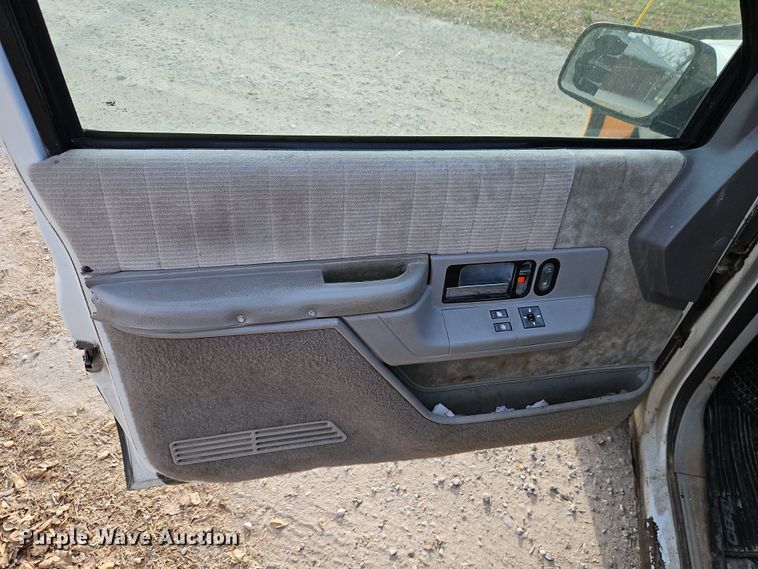 image for item DN7113 1994 Chevrolet Tahoe  SUV