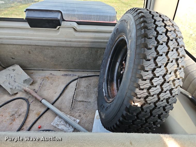 image for item DN7113 1994 Chevrolet Tahoe  SUV