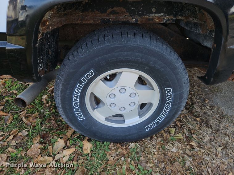 image for item DN7113 1994 Chevrolet Tahoe  SUV