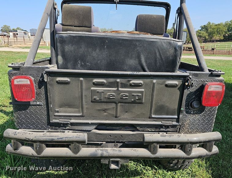 image for item DN8737 1974 Jeep CJ5  SUV