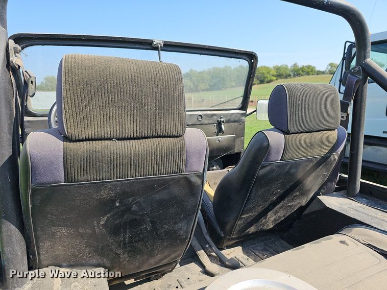 image for item DN8737 1974 Jeep CJ5  SUV