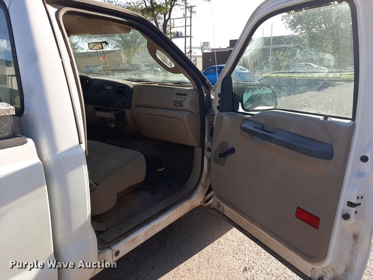 image for item DO3131 2005 Ford F250 Super Duty  pickup truck