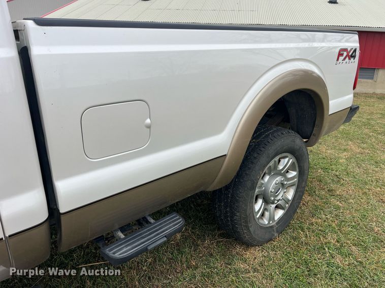 image for item DP2136 2012 Ford F350 Super Duty Lariat  Crew Cab pickup truck