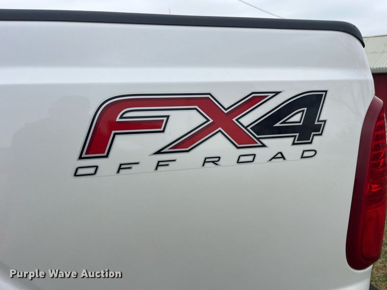 image for item DP2136 2012 Ford F350 Super Duty Lariat  Crew Cab pickup truck